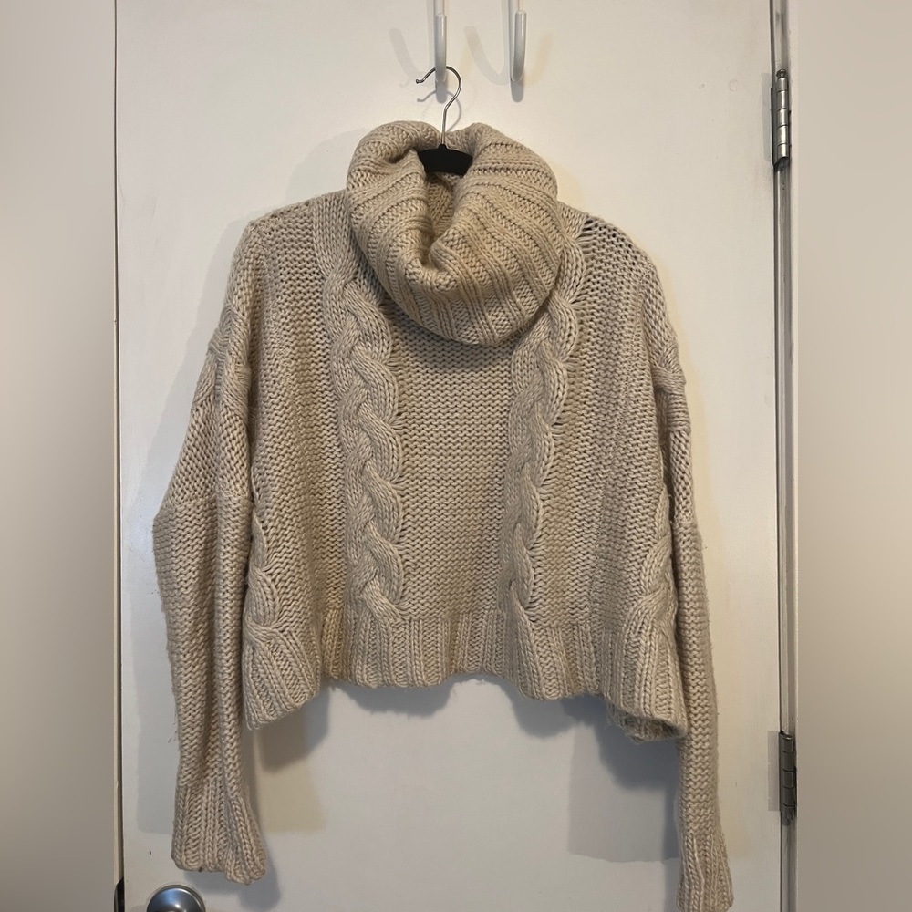 VICI cropped sweater